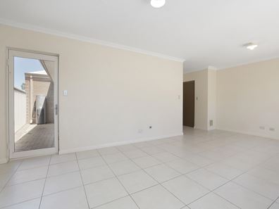 4/156 Streich Avenue, Kelmscott WA 6111
