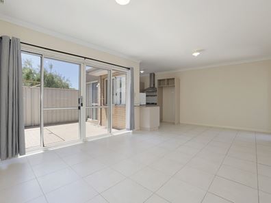 4/156 Streich Avenue, Kelmscott WA 6111