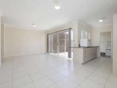 4/156 Streich Avenue, Kelmscott WA 6111