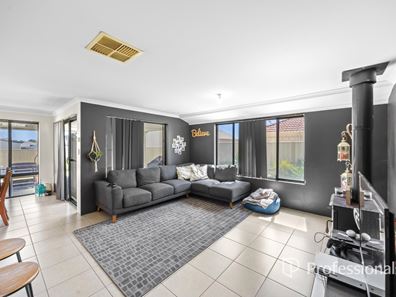 140 Braidwood Drive, Australind WA 6233