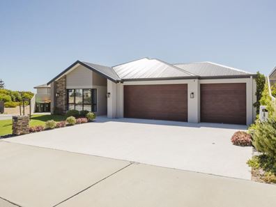 22 Trumpeter Parade, Yanchep WA 6035