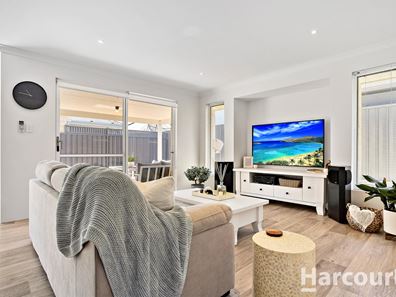 5 Medway Road, Lakelands WA 6180
