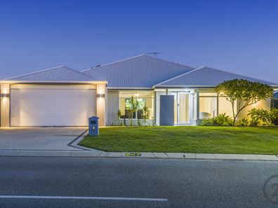 247 Peelwood Parade, Halls Head WA 6210