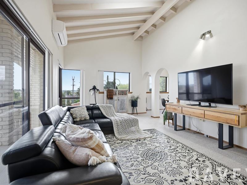 20 Luccombe Way, Karrinyup WA 6018