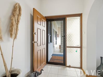 20 Luccombe Way, Karrinyup WA 6018