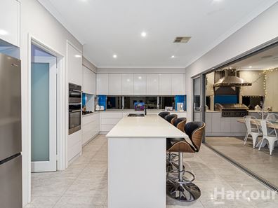 5 Fiano Rise, Woodvale WA 6026