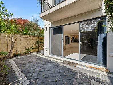 1/16 Leverburgh Street, Ardross WA 6153