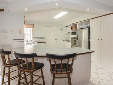 12 Pebble Drive, Geographe WA 6280