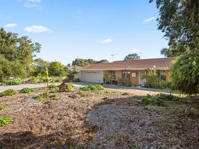 4 Norcott Vista, Marangaroo WA 6064