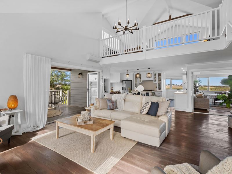 2 Treasure Road, Singleton