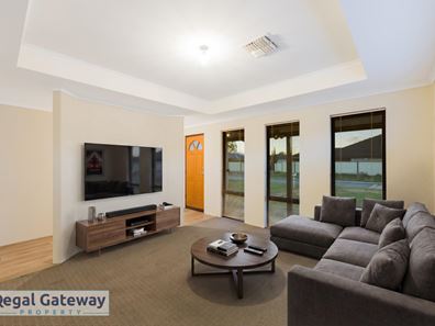 16 Vermillion Way, Success WA 6164