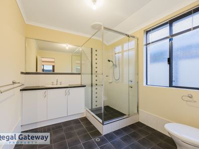 16 Vermillion Way, Success WA 6164