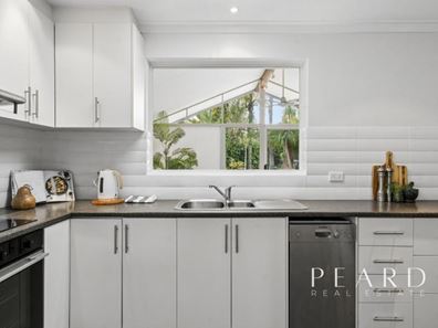 27 Kingsley Terrace, Kelmscott WA 6111