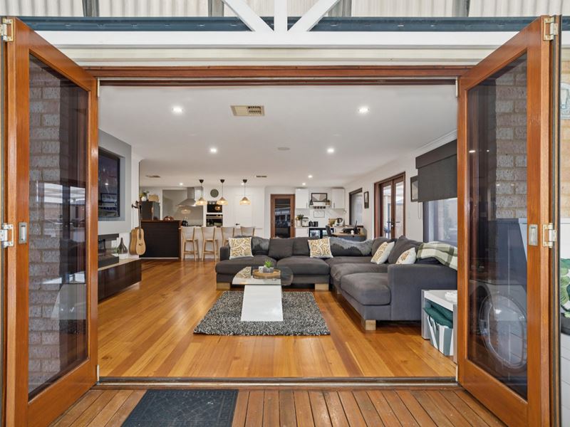 10 Dunmore Street, Secret Harbour WA 6173