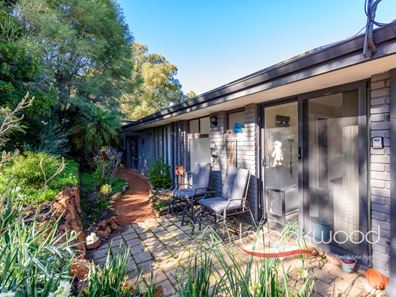 42 Feldman Crescent, Parkerville WA 6081