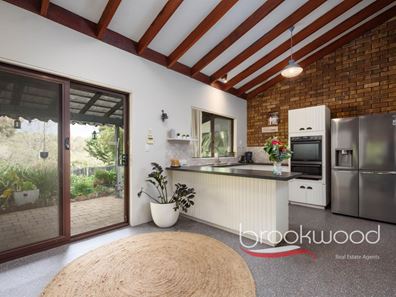 42 Feldman Crescent, Parkerville WA 6081