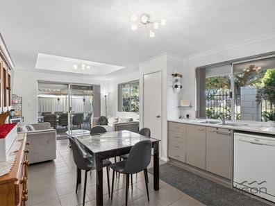 7 Loxwood Road, Balga WA 6061