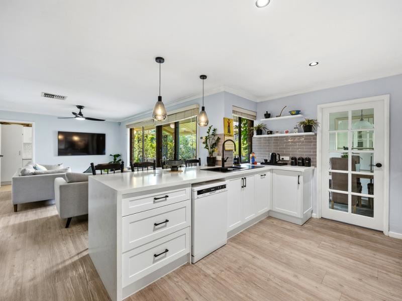 11 Cobalt Place, Riverton