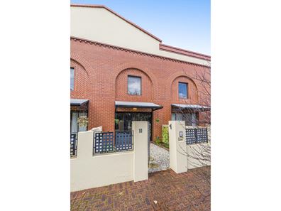 10 Little Shenton Lane, Northbridge WA 6003