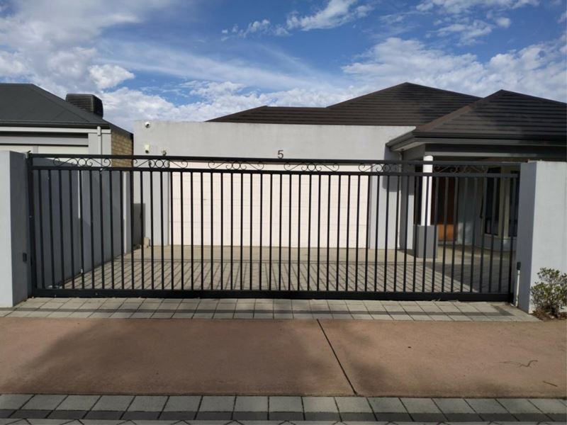 5 Benalla Drive, Harrisdale WA 6112
