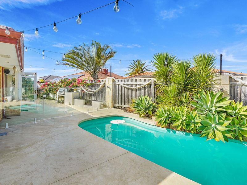 16 Tallinn Loop, Mindarie