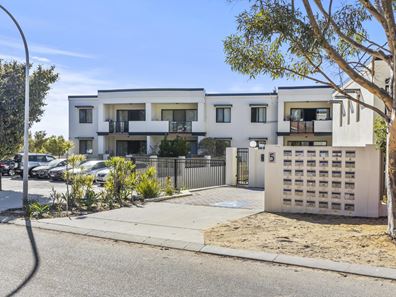 23/5 Eastleigh Loop, Currambine WA 6028