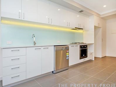 2/285 West Coast Highway, Scarborough WA 6019