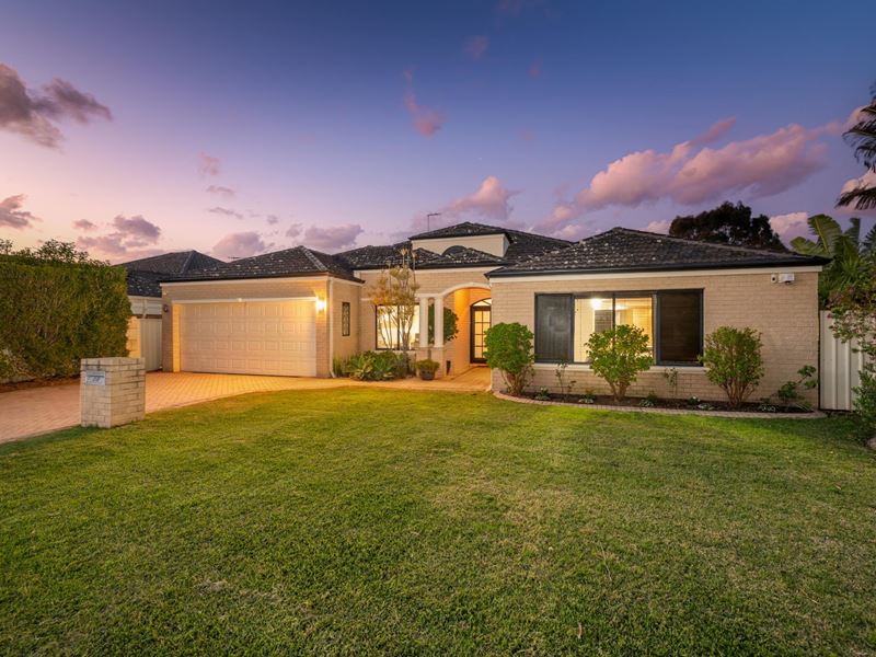 30 Success Crescent, Salter Point WA 6152