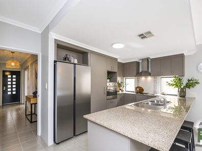41 Honeyeater Street, Beeliar WA 6164