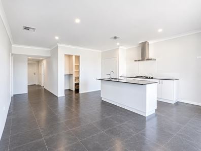 34 Brumlow Way, Lakelands WA 6180