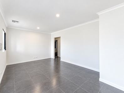 34 Brumlow Way, Lakelands WA 6180