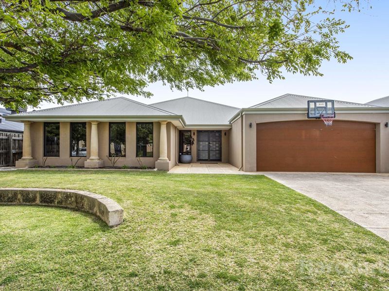 22 Waratah Circle, Halls Head WA 6210