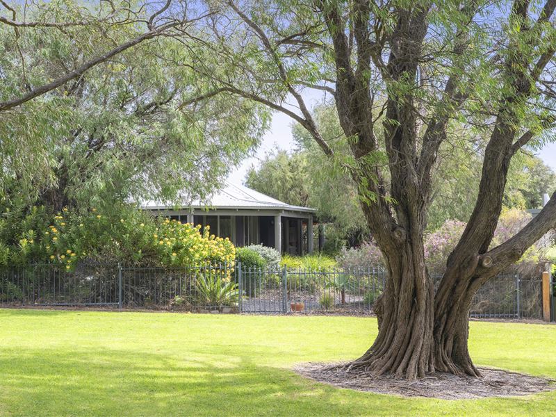 13 Guy Crescent, Dunsborough WA 6281