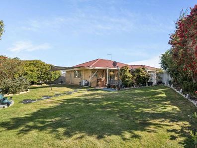 8 Lawrie Court, Clarkson WA 6030