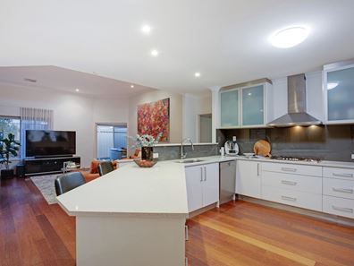 8 Arrino Close, Gwelup WA 6018