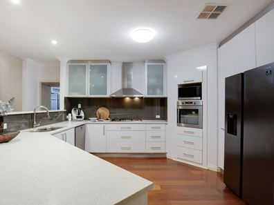 8 Arrino Close, Gwelup WA 6018