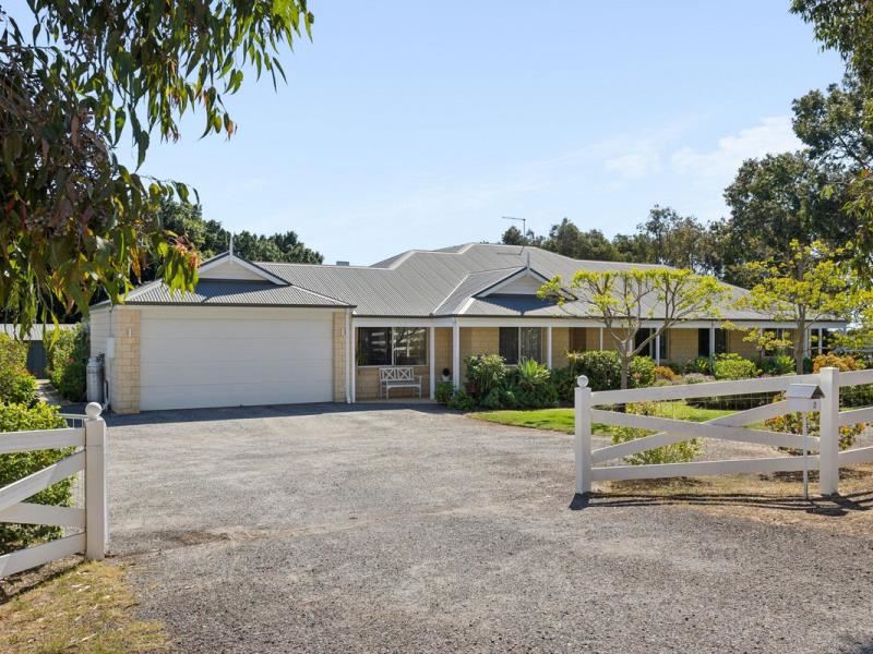 2 Durrol Grove, Gingin WA 6503