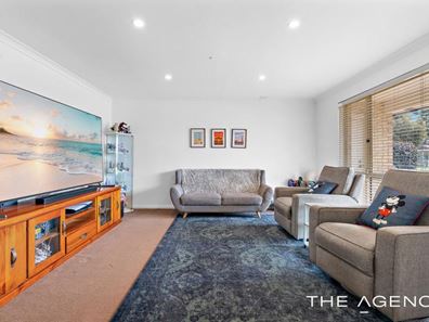 8 Rossell Place, Atwell WA 6164