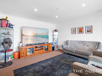 8 Rossell Place, Atwell WA 6164