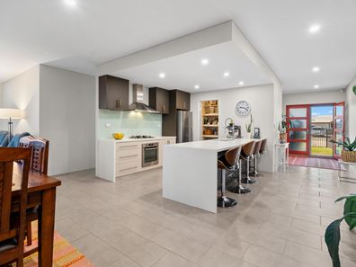 14 Comet Street, Dudley Park WA 6210
