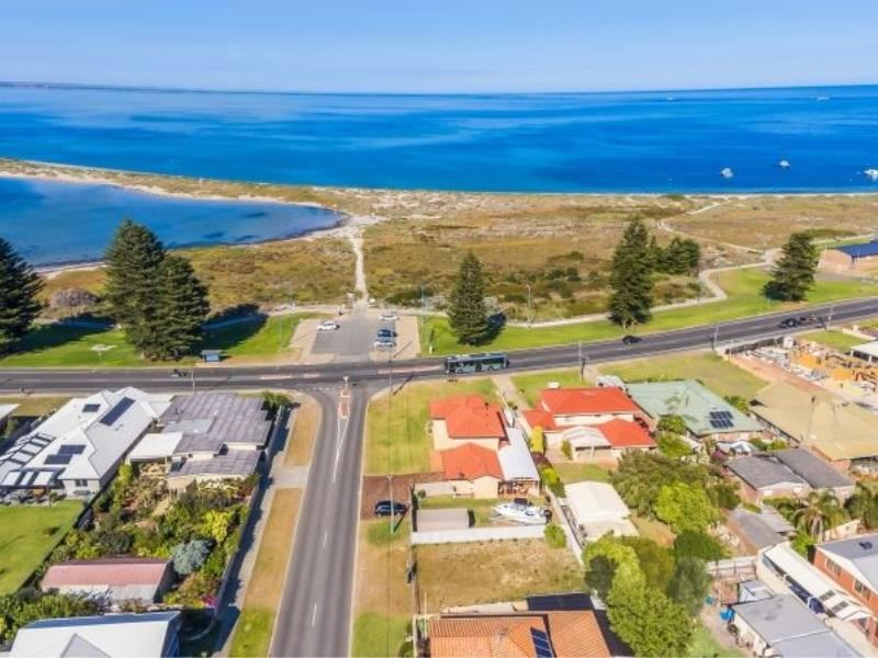 49 Waimea Road, Safety Bay WA 6169