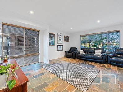 3 Pruinosa Mews, Alexander Heights WA 6064