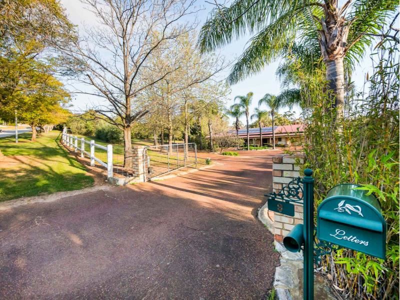 9 Cooliabberra Drive, Mount Richon WA 6112