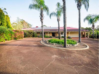 9 Cooliabberra Drive, Mount Richon WA 6112