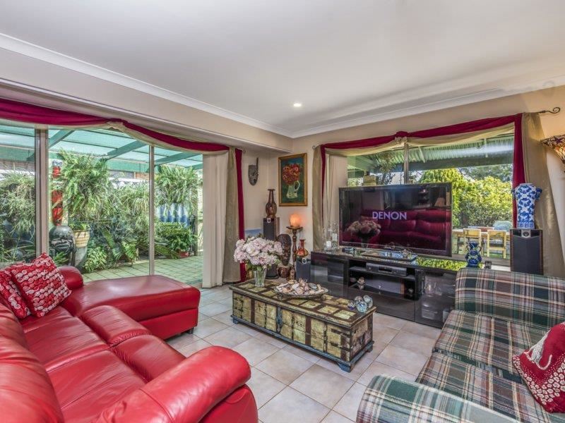 20 Hollyoak Place, Thornlie WA 6108