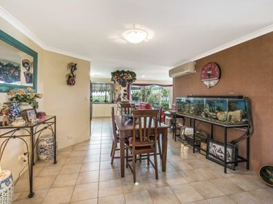 20 Hollyoak Place, Thornlie WA 6108