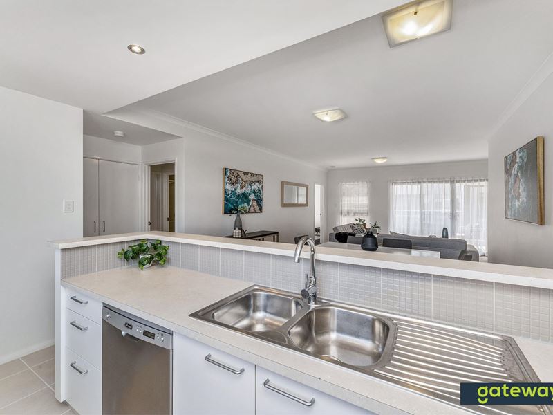 18/2 Stockton Bend, Cockburn Central