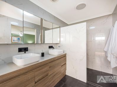 11 Greentree Drive, Southern River WA 6110
