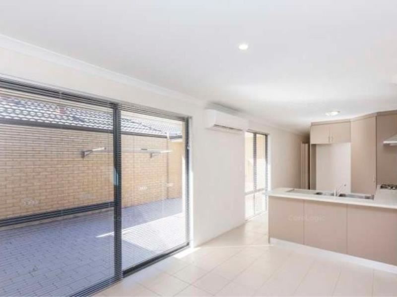 31 Manningtree Approach, Butler