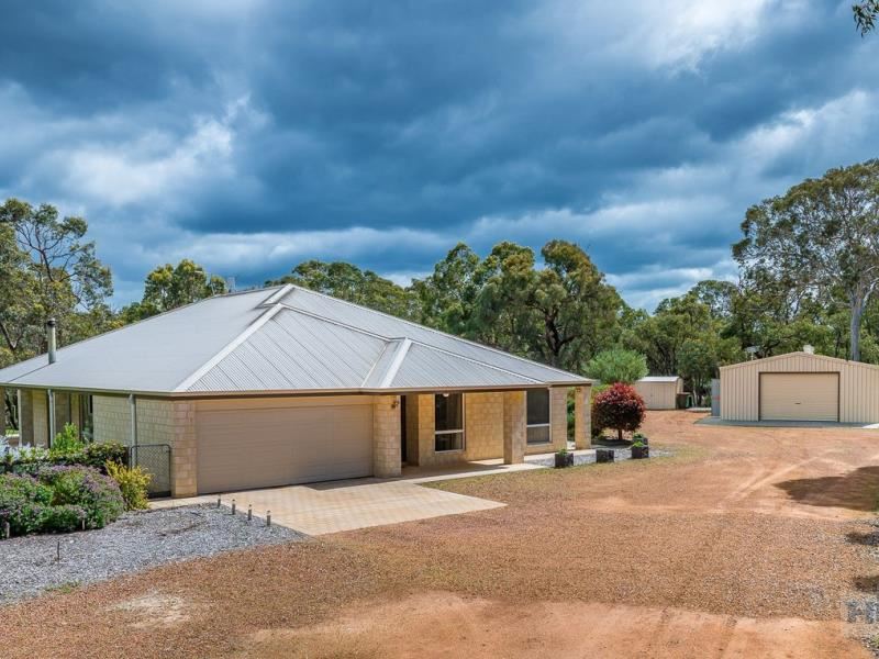 202 Holstein Loop, Lower Chittering